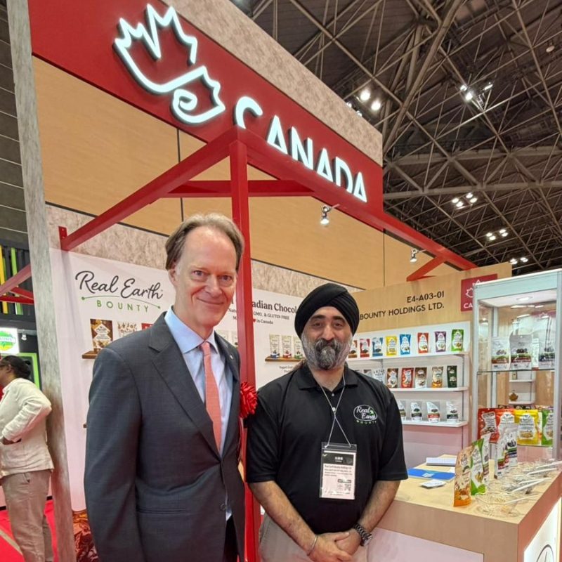 Manny Singh (right), with Ambassador to Japan, Ian G. McKay (left) at FOODEX Japan