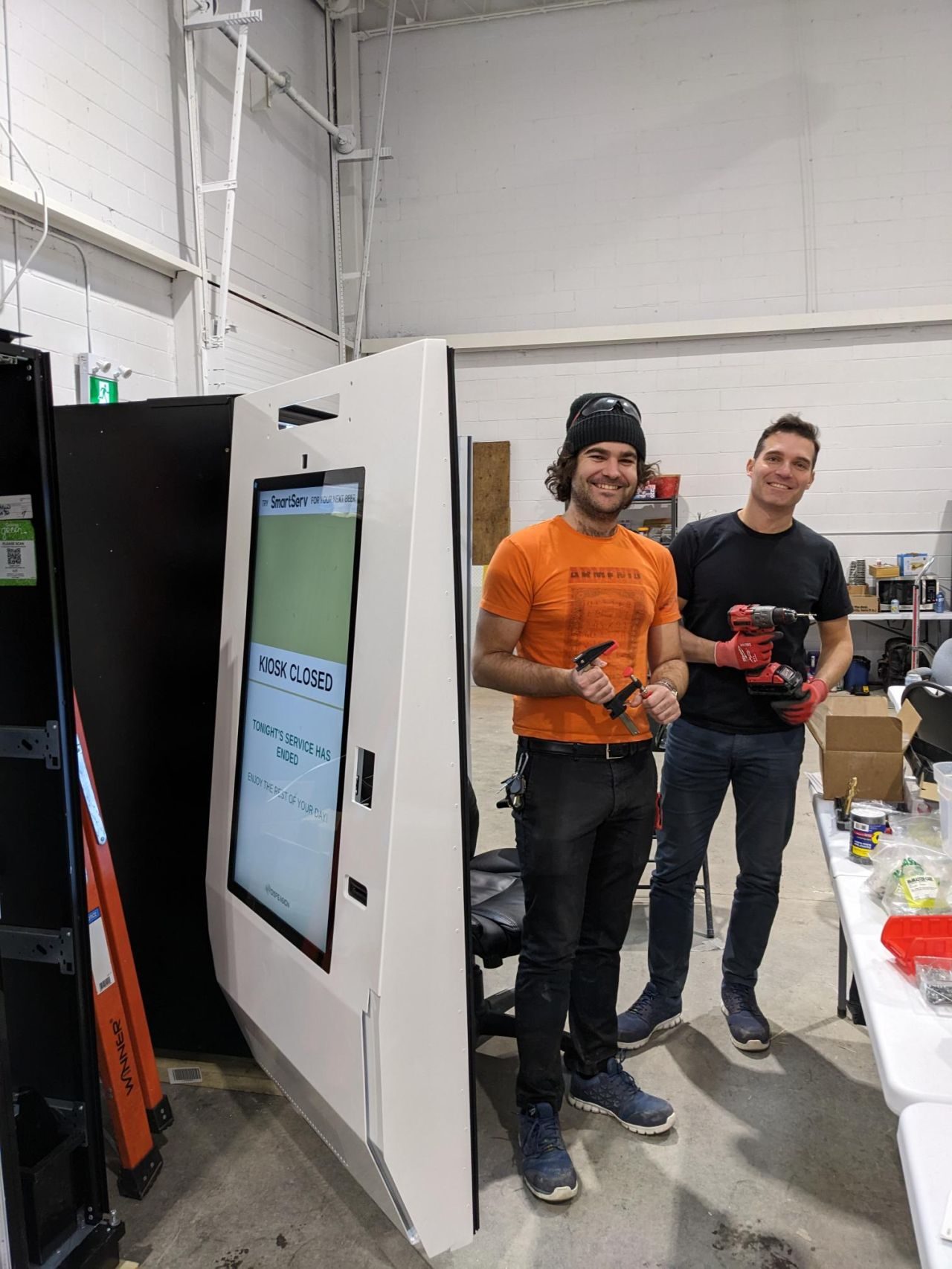 En coulisses, l’assemblage des machines SmartServ.